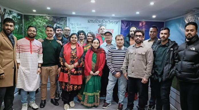 প্যারিসে সাহিত্যের ছোট কাগজ ‘স্রোতে’র উদ্যোগে বিজয়ের কবিতাপাঠ