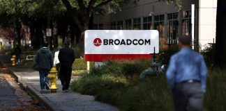 ট্রিলিয়ন ডলার কোম্পানির খাতায় নাম আরেক আমেরিকান প্রতিষ্ঠানের