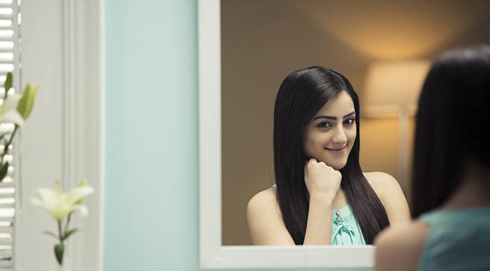 শীতে চুলের দরকার বাড়তি যত্ন