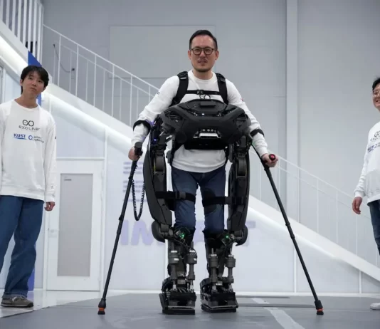 শারীরিকভাবে অক্ষম ব্যক্তিদের চলাচলে রোবট বানালো দক্ষিণ কোরিয়া