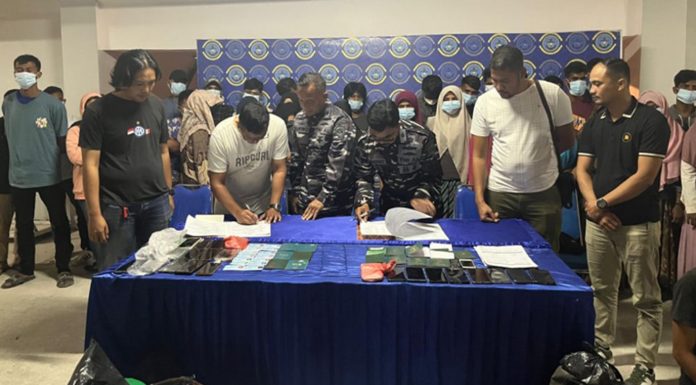 অবৈধভাবে মালয়েশিয়ায় প্রবেসের সময় ২৪ বাংলাদেশি আটক