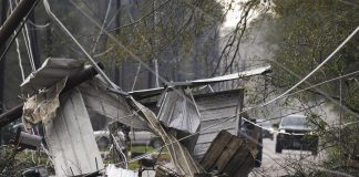টর্নেডোর আঘাতে লণ্ডভণ্ড দেশের দক্ষিণাঞ্চল, নিহত ৪