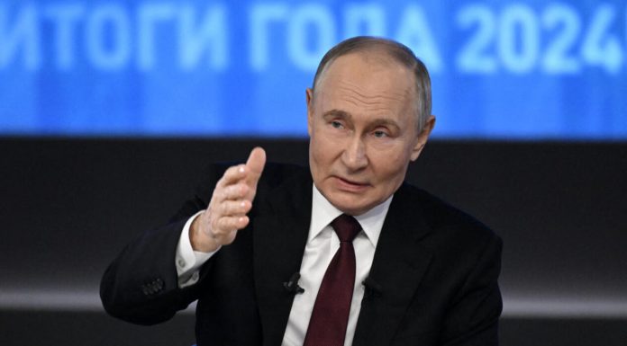 ইউক্রেন যুদ্ধ বন্ধে ট্রাম্পের সঙ্গে সমঝোতায় প্রস্তুত রাশিয়া: পুতিন