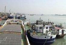 নৌযান শ্রমিক ধর্মঘটে বহির্নোঙর ও অভ্যন্তরীণ নৌরুটের জাহাজে পণ্য খালাস বন্ধ