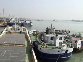 নৌযান শ্রমিক ধর্মঘটে বহির্নোঙর ও অভ্যন্তরীণ নৌরুটের জাহাজে পণ্য খালাস বন্ধ