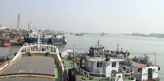 নৌযান শ্রমিক ধর্মঘটে বহির্নোঙর ও অভ্যন্তরীণ নৌরুটের জাহাজে পণ্য খালাস বন্ধ