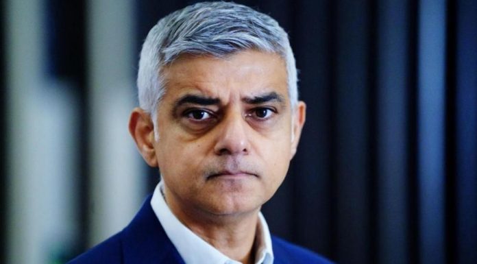 ‘স্যার উপাধি’ পেলেন সাদিক খান