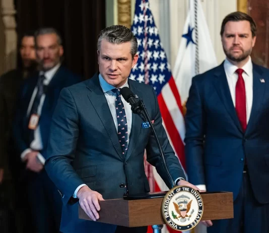 পেন্টাগন প্রধান হিসেবে সিনেটের অনুমোদন পেলেন পিট হেগসেথ