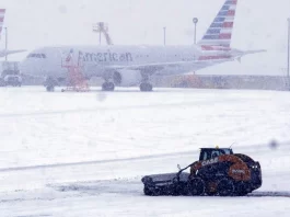 আমেরিকার ১৩টি স্টেইটে তুষারঝড়ের তাণ্ডব