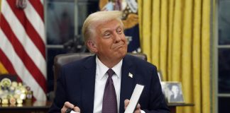 প্রথম দিনেই নির্বাহী আদেশের ঝড় তুললেন ডোনাল্ড ট্রাম্প