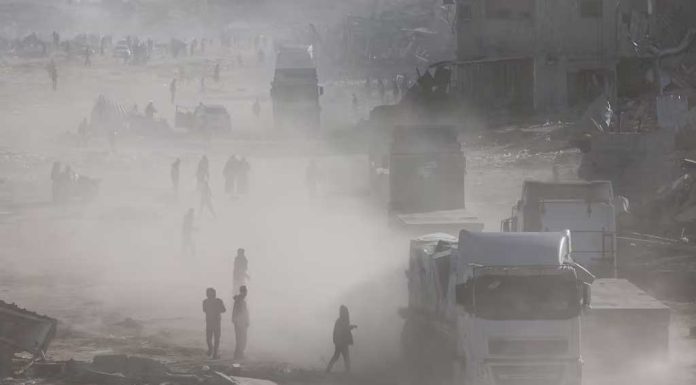 গাজায় ধ্বংসস্তূপ সরাতে লাগবে ২১ বছর