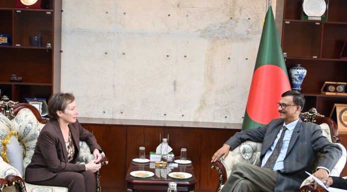 অন্তর্বর্তী সরকারের গণতান্ত্রিক পথচলায় আমেরিকা সমর্থন জানিয়েছে: আমেরিকার নতুন রাষ্ট্রদূত