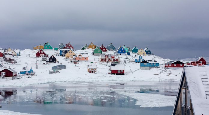গ্রিনল্যান্ডে সেনা পাঠানোর কথা ভাবছে ফ্রান্স