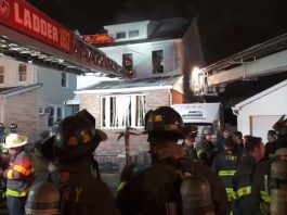 কুইন্সের একটি বাড়িতে অগ্নিকাণ্ডে তিন জন নিহত