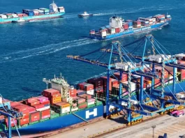 বাণিজ্যযুদ্ধে জড়িয়ে পড়ছে আমেরিকা-চীন