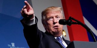 নিরাপত্তা ছাড়পত্র প্রত্যাহার অব্যাহত রেখেছেন ট্রাম্প