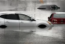 আমেরিকায় বন্যায় নিহত ৯, বিদ্যুৎহীন ৫ লক্ষাধিক মানুষ