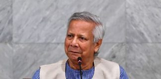 শেখ হাসিনা ও আওয়ামী নেতাদের বাড়িতে হামলা বন্ধ করুন: প্রধান উপদেষ্টা