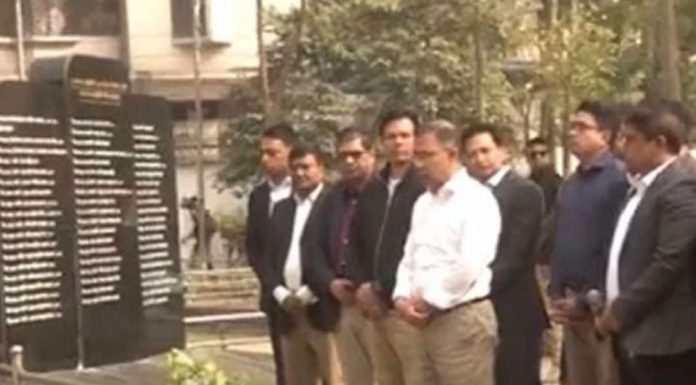 পিলখানায় নিহত সেনা কর্মকর্তাদের কবর জিয়ারত করলেন তারেক রহমান