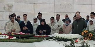 জিয়ার সমাধিতে নাতনি জাইমাসহ স্বজনদের শ্রদ্ধা
