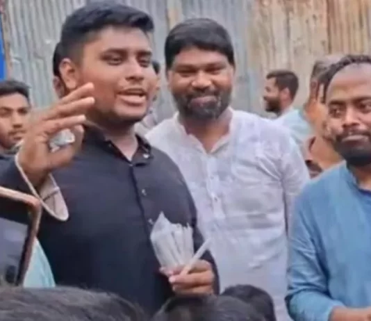 লোডশেডিংয়ের প্রতিবাদে দেবীদ্বারে হাসনাত আবদুল্লাহর মোমবাতি কর্মসূচি