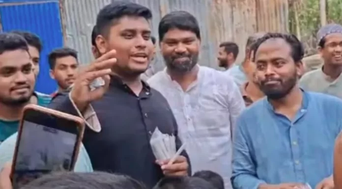 লোডশেডিংয়ের প্রতিবাদে দেবীদ্বারে হাসনাত আবদুল্লাহর মোমবাতি কর্মসূচি