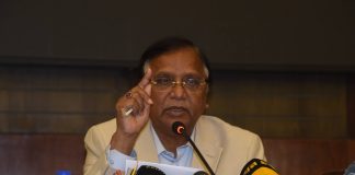বর্জ্য প্রতিদিন না সরালে লাইসেন্স বাতিলের হুঁশিয়ারি দিলেন ডিএসসিসি প্রশাসক