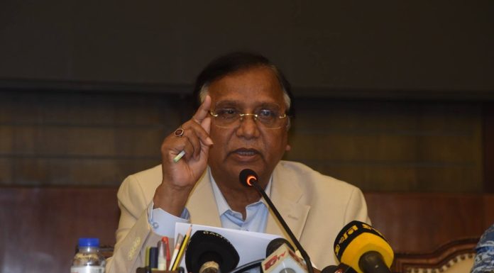 বর্জ্য প্রতিদিন না সরালে লাইসেন্স বাতিলের হুঁশিয়ারি দিলেন ডিএসসিসি প্রশাসক