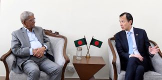 সিঙ্গাপুরকে বাংলাদেশে বিনিয়োগের আহ্বান মির্জা ফখরুলের