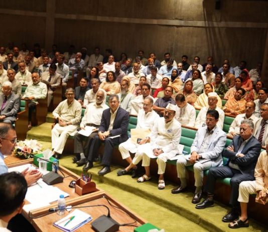 প্রধানমন্ত্রীর সভাপতিত্বে সরকারদলীয় এমপিদের সভা অনুষ্ঠিত