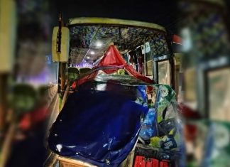 কুমিল্লায় যাত্রীবাহী বাস-অটোরিকশার মুখোমুখি সংঘর্ষে ৩ শ্রমিক নিহত